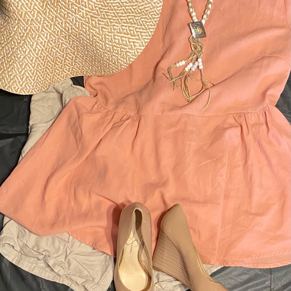 This Simple & Stylish Vintage Summer Complete Look - Picture 2 of 5